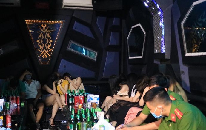 Phát hiện 36 đối tượng dương tính với ma túy tại quán karaoke Phố Núi (Thủy Nguyên)